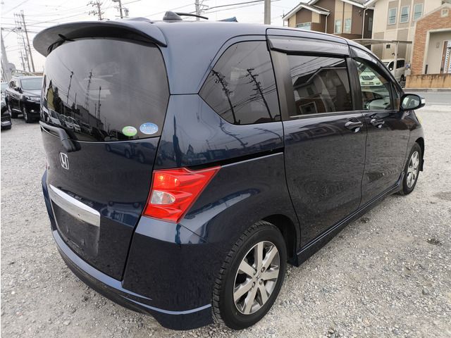 HONDA FREED 2009
