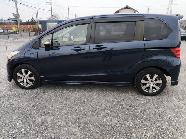 HONDA FREED 2009