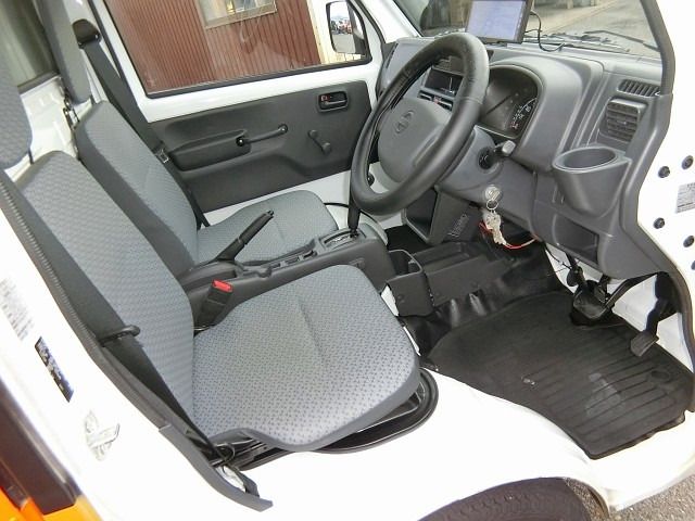 NISSAN NT100 CLIPPER 2025