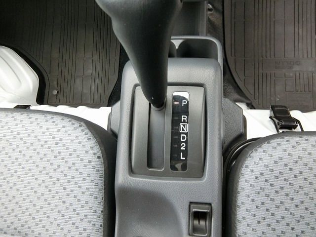 NISSAN NT100 CLIPPER 2025