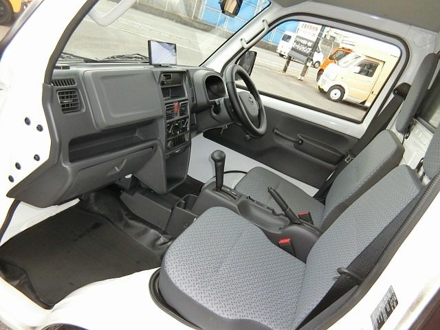 NISSAN NT100 CLIPPER 2025