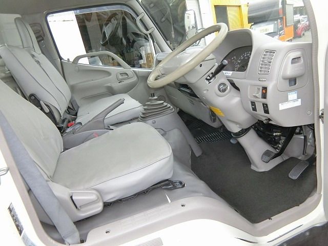 TOYOTA DYNA 2010