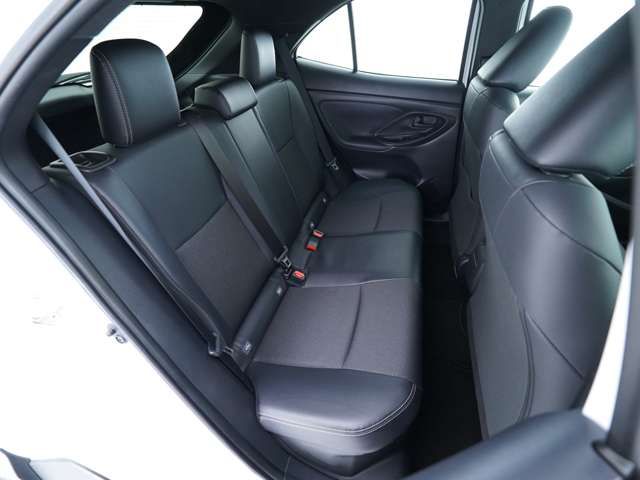 TOYOTA YARIS CROSS HYBRID 2025