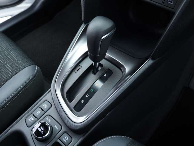 TOYOTA YARIS CROSS HYBRID 2025