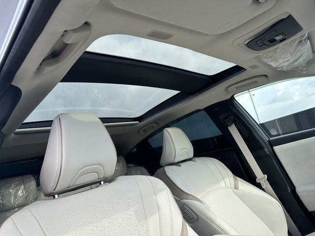 TOYOTA CROWN CROSSOVER 2025