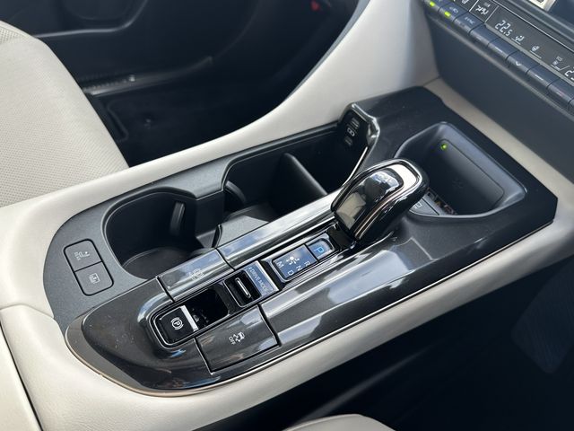 TOYOTA CROWN CROSSOVER 2025