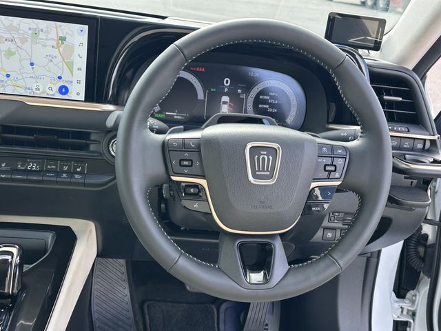 TOYOTA CROWN CROSSOVER 2025