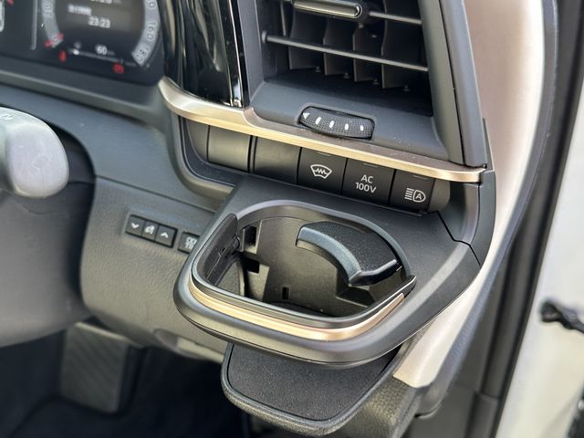 TOYOTA CROWN CROSSOVER 2025