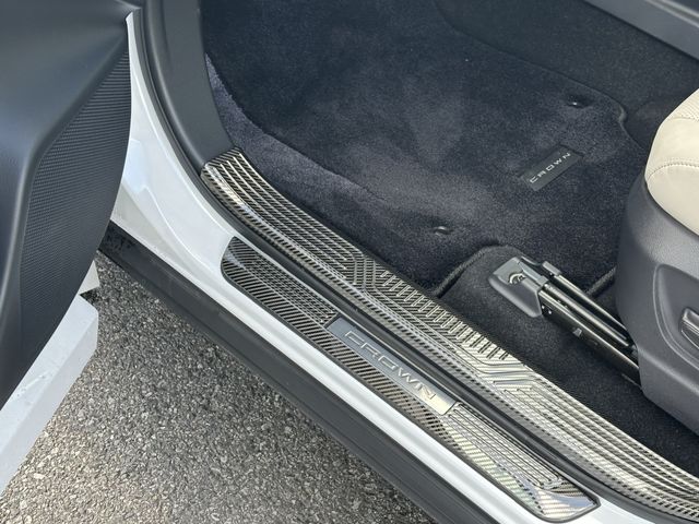 TOYOTA CROWN CROSSOVER 2025