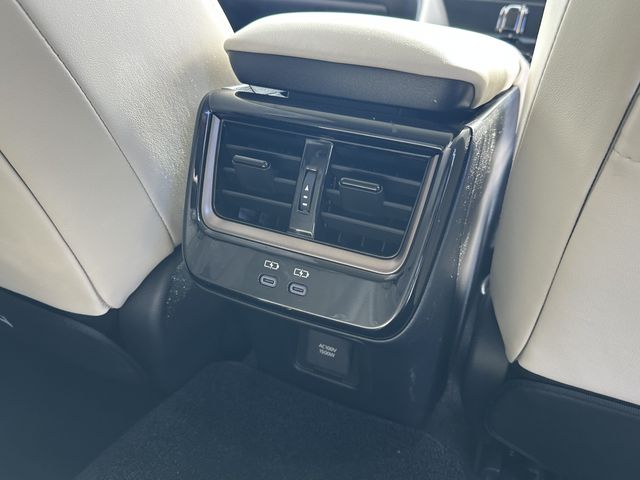 TOYOTA CROWN CROSSOVER 2025