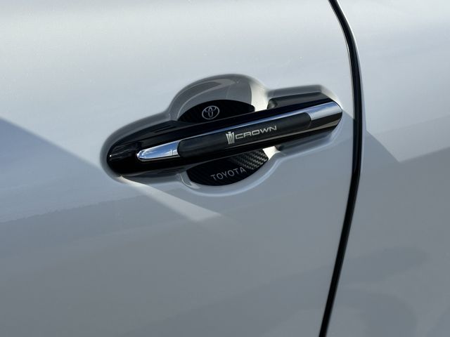 TOYOTA CROWN CROSSOVER 2025