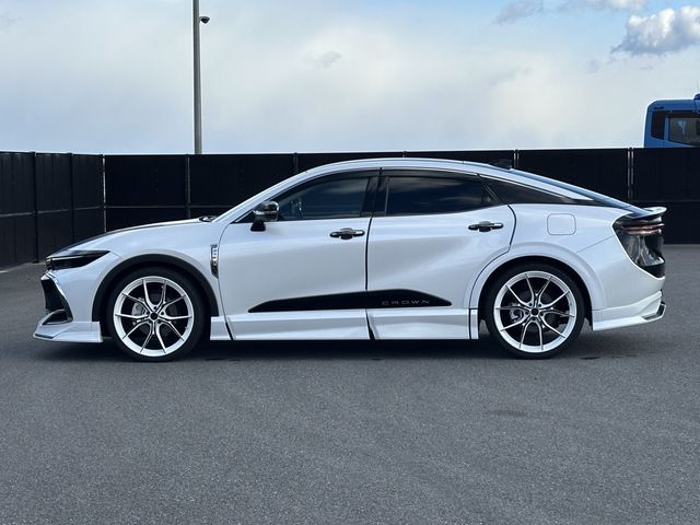 TOYOTA CROWN CROSSOVER 2025