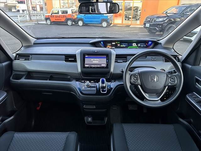 HONDA FREED plus HYBRID 2016