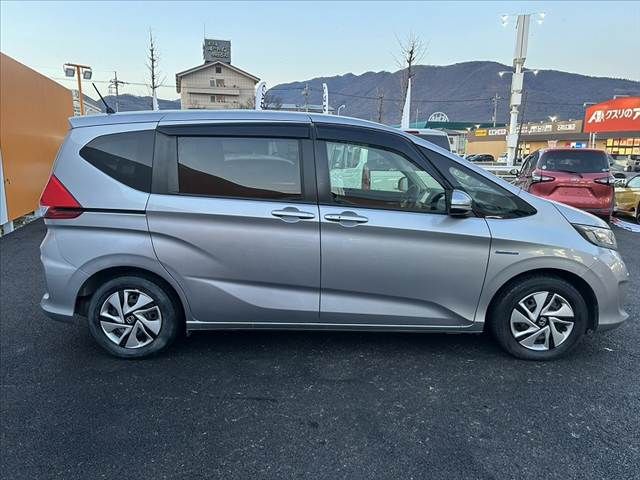HONDA FREED plus HYBRID 2016
