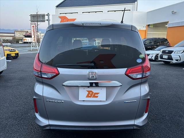 HONDA FREED plus HYBRID 2016