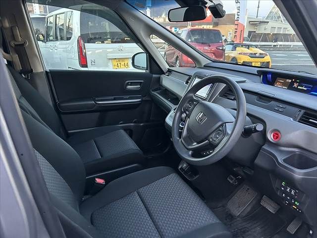 HONDA FREED plus HYBRID 2016