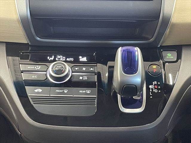 HONDA FREED HYBRID 2016