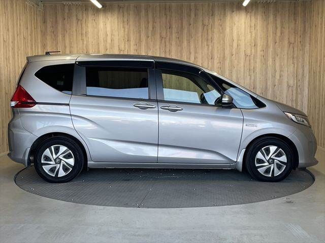 HONDA FREED HYBRID 2016