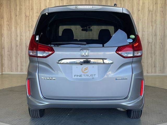 HONDA FREED HYBRID 2016