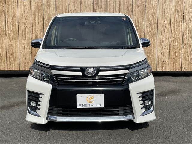 TOYOTA VOXY 2016