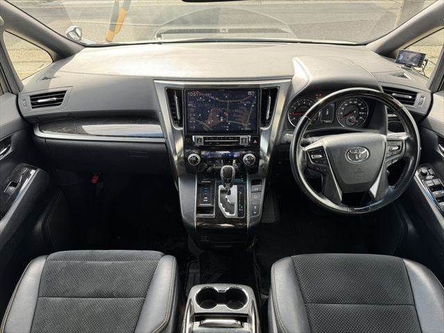 TOYOTA VELLFIRE 2017