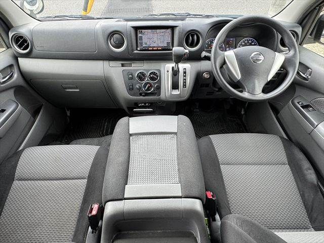 NISSAN NV350 CARAVAN 2017