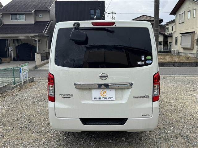 NISSAN NV350 CARAVAN 2017