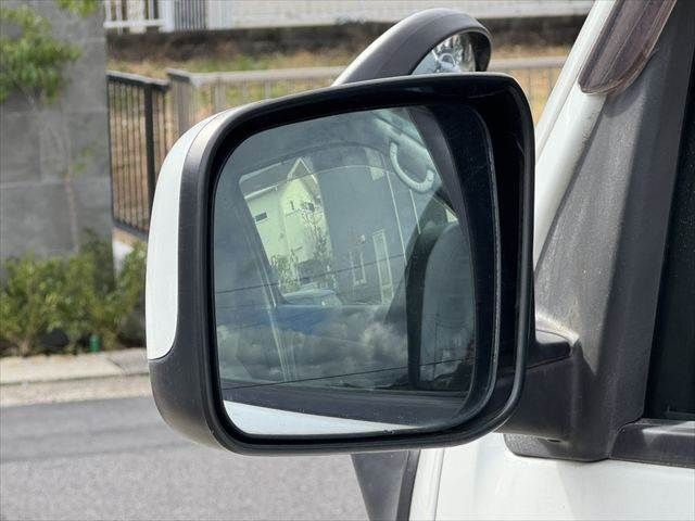 NISSAN NV350 CARAVAN 2017