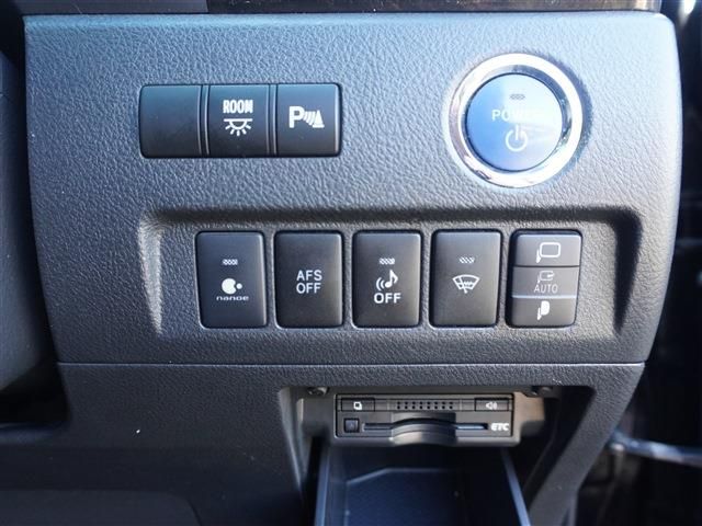 TOYOTA VELLFIRE  HYBRID 4WD 2012