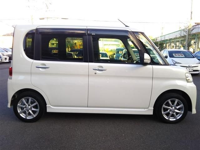 DAIHATSU TANTO 2013