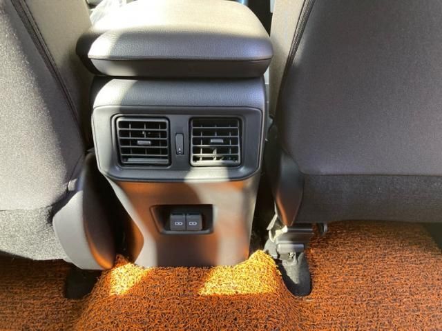 TOYOTA RAV4 2WD 2024