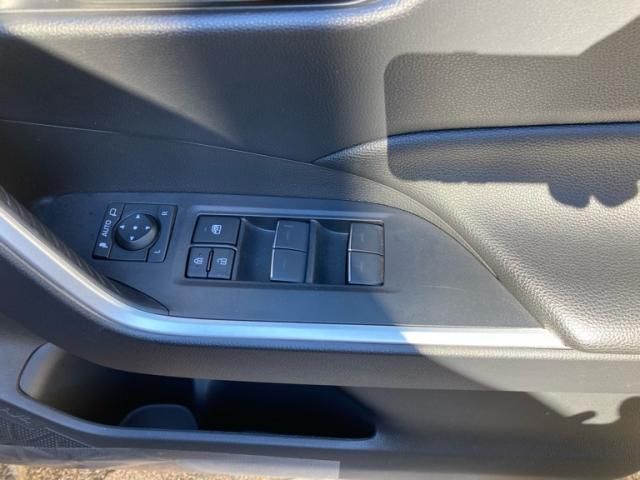 TOYOTA RAV4 2WD 2024