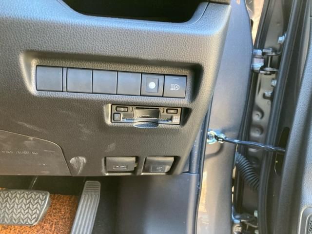 TOYOTA RAV4 2WD 2024