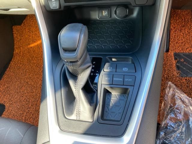 TOYOTA RAV4 2WD 2024