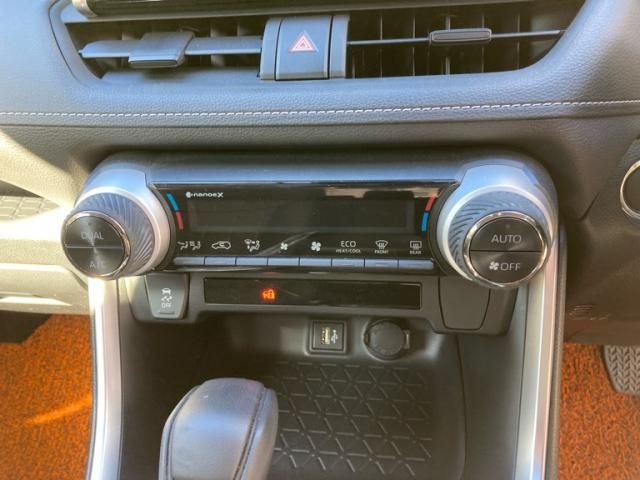 TOYOTA RAV4 2WD 2024