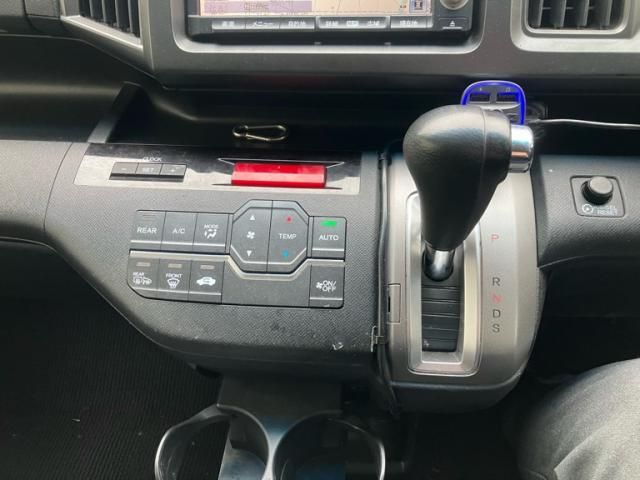 HONDA STEPWAGON SPADA 2012