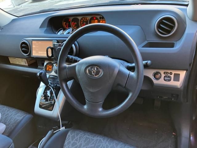 TOYOTA COROLLA RUMION 2011