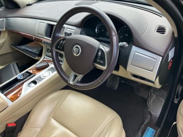 JAGUAR JAGUAR XFseries 2013