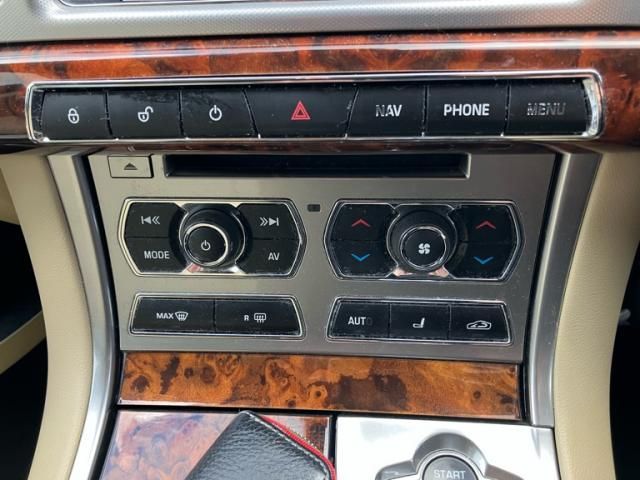 JAGUAR JAGUAR XFseries 2013