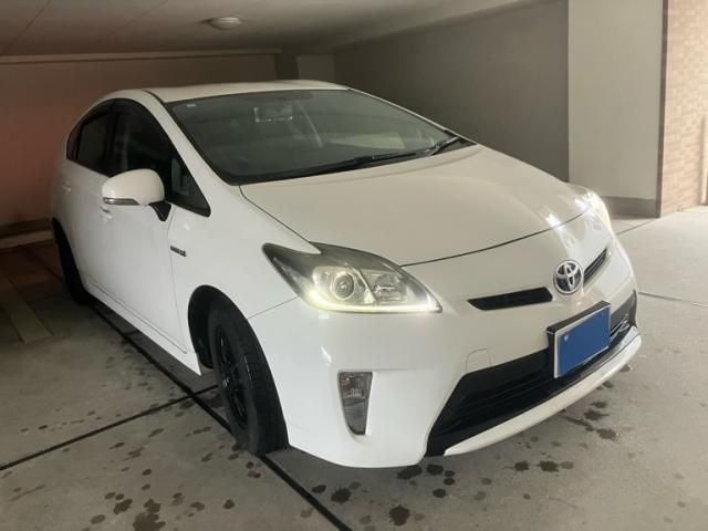 TOYOTA PRIUS 2014