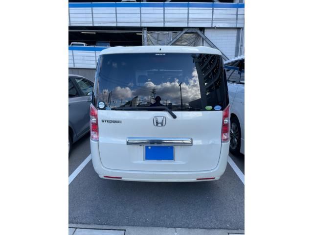 HONDA STEPWAGON 2011