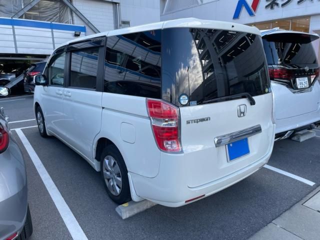 HONDA STEPWAGON 2011