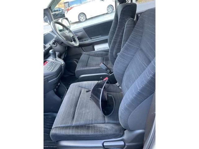 HONDA STEPWAGON 2011