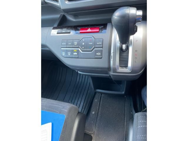 HONDA STEPWAGON 2011