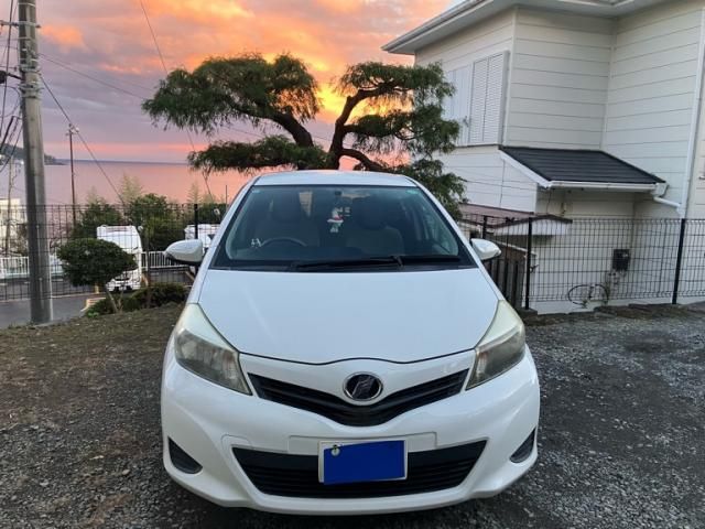 TOYOTA VITZ 2011