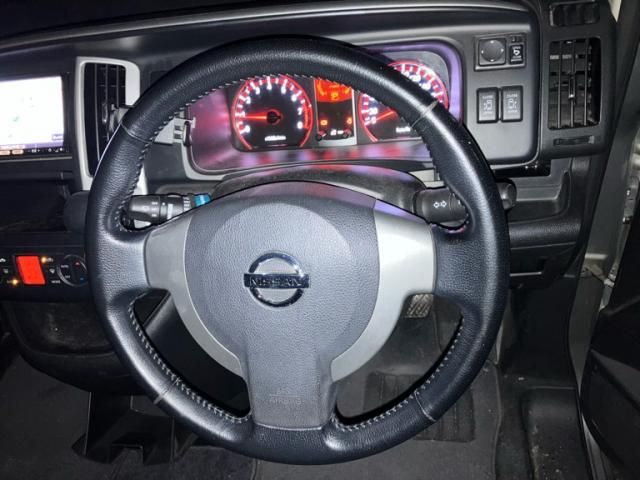 NISSAN SERENA  WG 2010