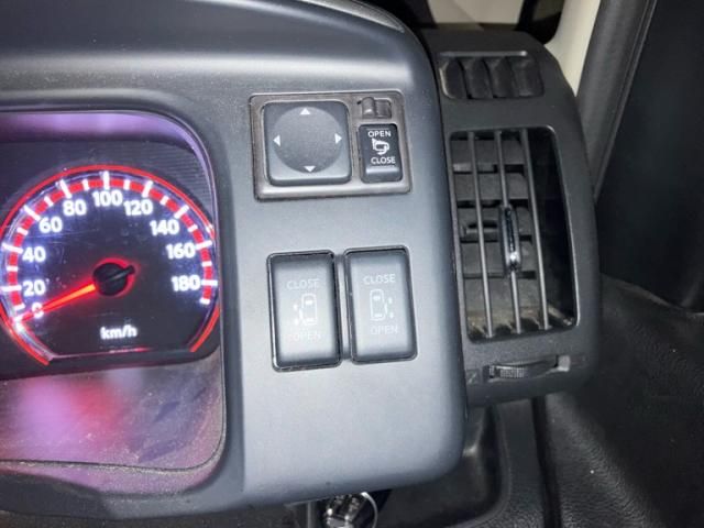 NISSAN SERENA  WG 2010