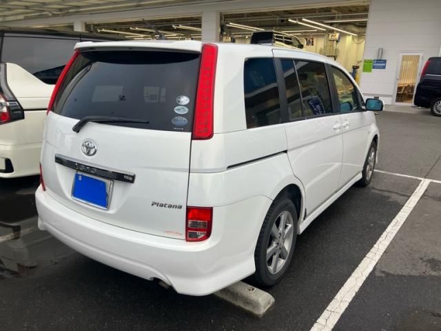 TOYOTA Isis 4WD 2006