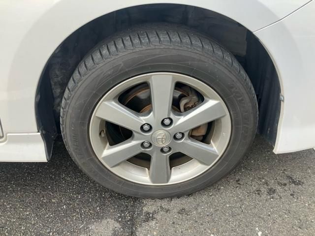 TOYOTA Isis 4WD 2006