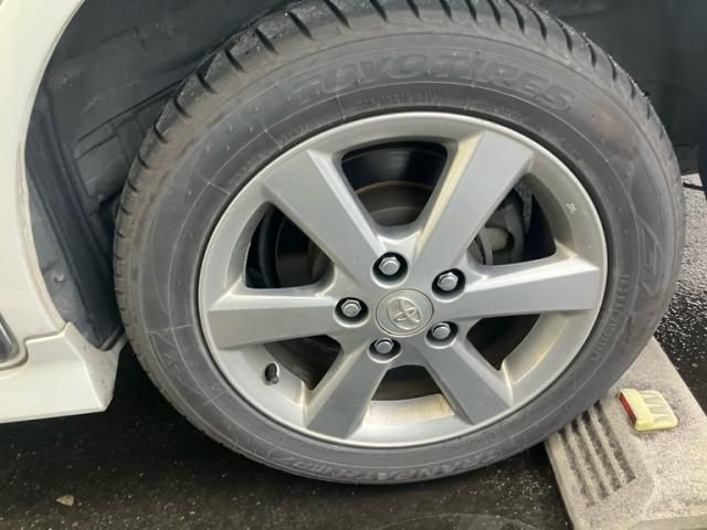 TOYOTA Isis 4WD 2006